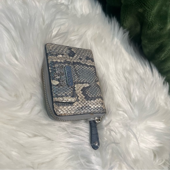 coach small wallet - Picture 3 of 12